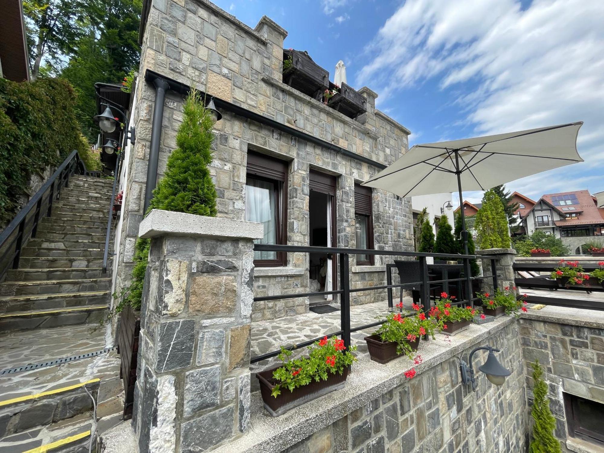 Vila Terase Hotel Sinaia Exterior foto